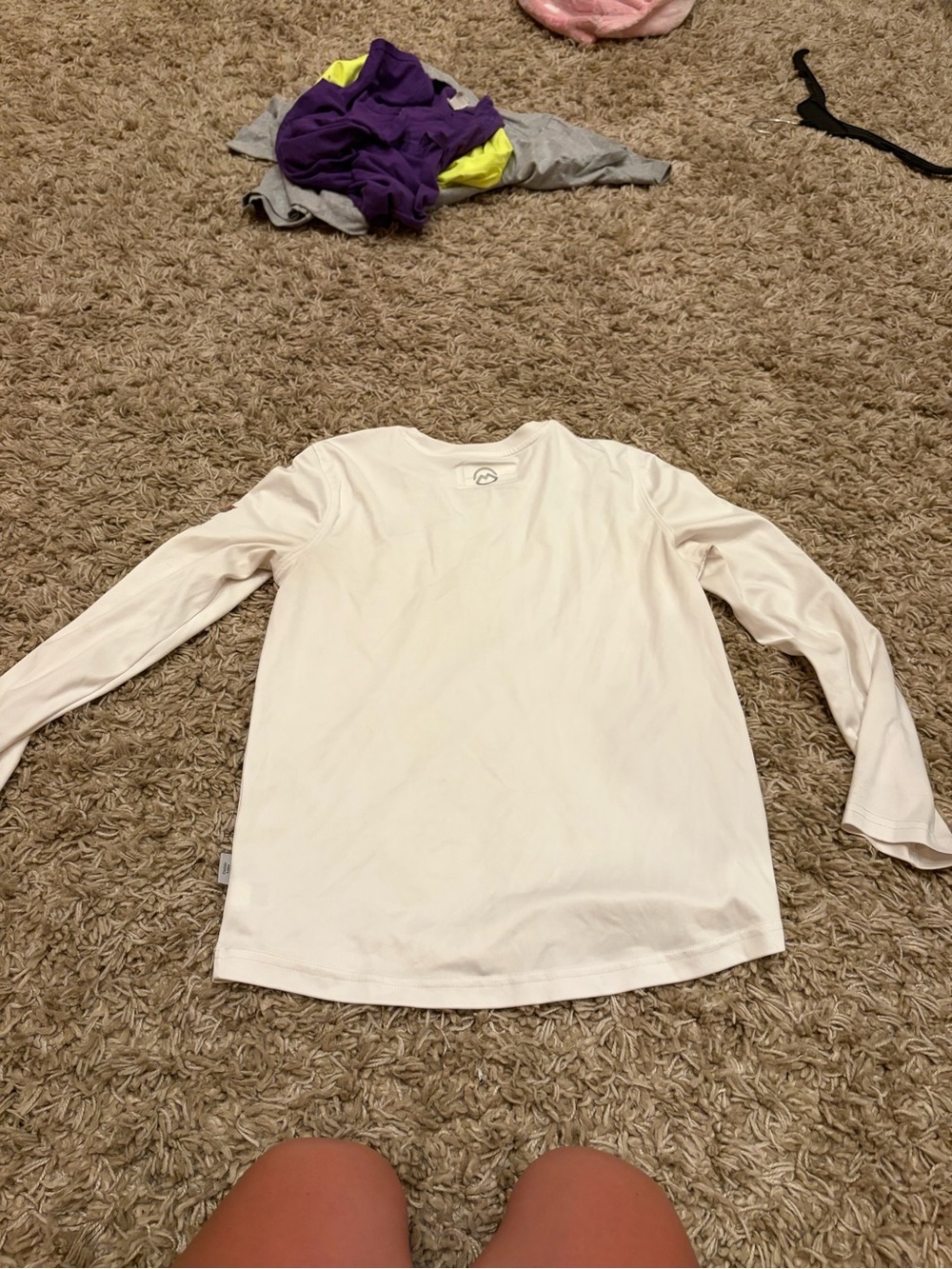 Magellan Outdoors White Crewneck Moisture-Wicking Tee